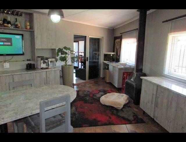 3 BEDROOM HOUSE FOR SALE IN WHITE RIVER EXT 3